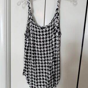 Torrid Houndstooth Tank top with adjustable straps 1X